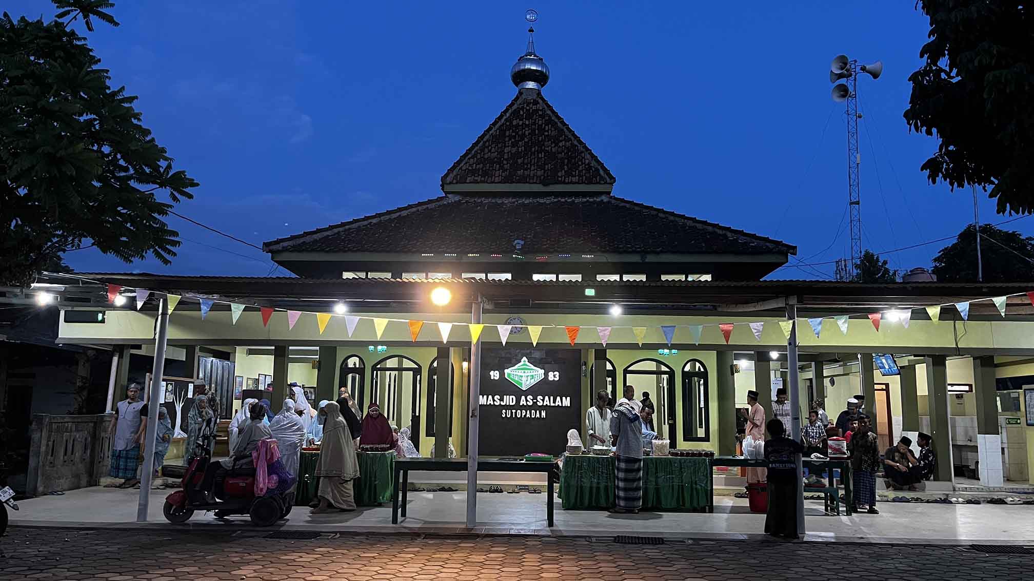 Ibarat Ketulusan Air Susu Ibu, Ustadz Ali Amran Ajak Warga Sutopadan Rawat Keikhlasan Beramal