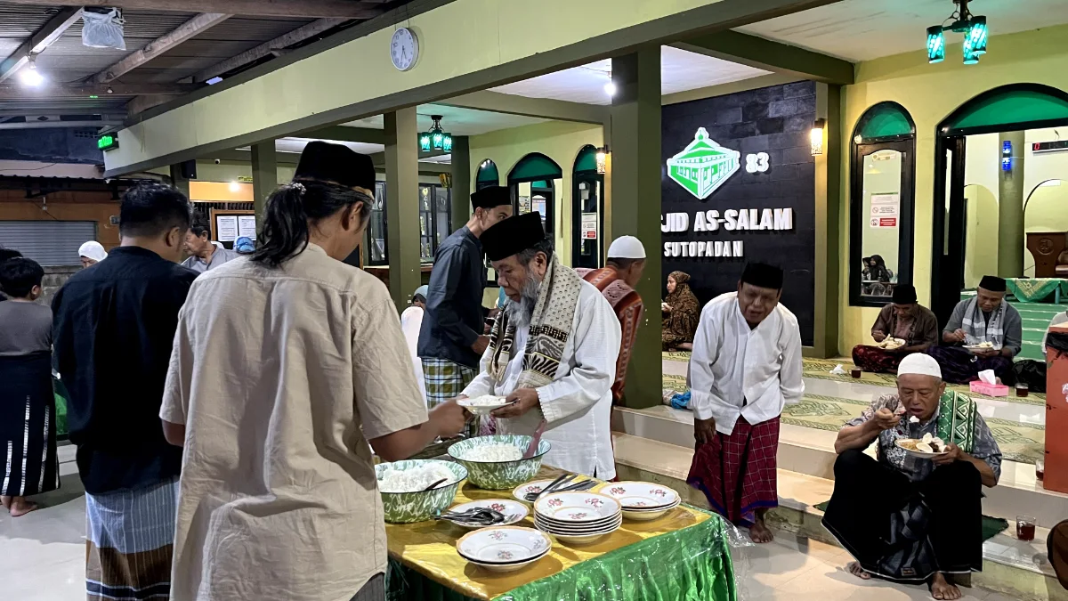 Menyambut Kemerdekaan dengan Kelapangan Jiwa: Ustadz Ali Amran Bedah 7 Kunci Hati yang Tenang di Masjid As-Salam - Dokumentasi Foto 3
