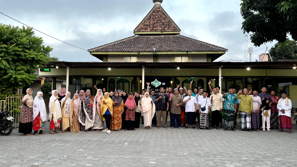 Spesial Edisi Jalan-Jalan! Kajian Ahad Pagi Masjid As-Salam Sutopadan Ajak Jamaah Mengintip Indahnya Surga